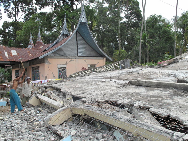 Sumatra Quake Relief – On the ground from Padang and Pariaman